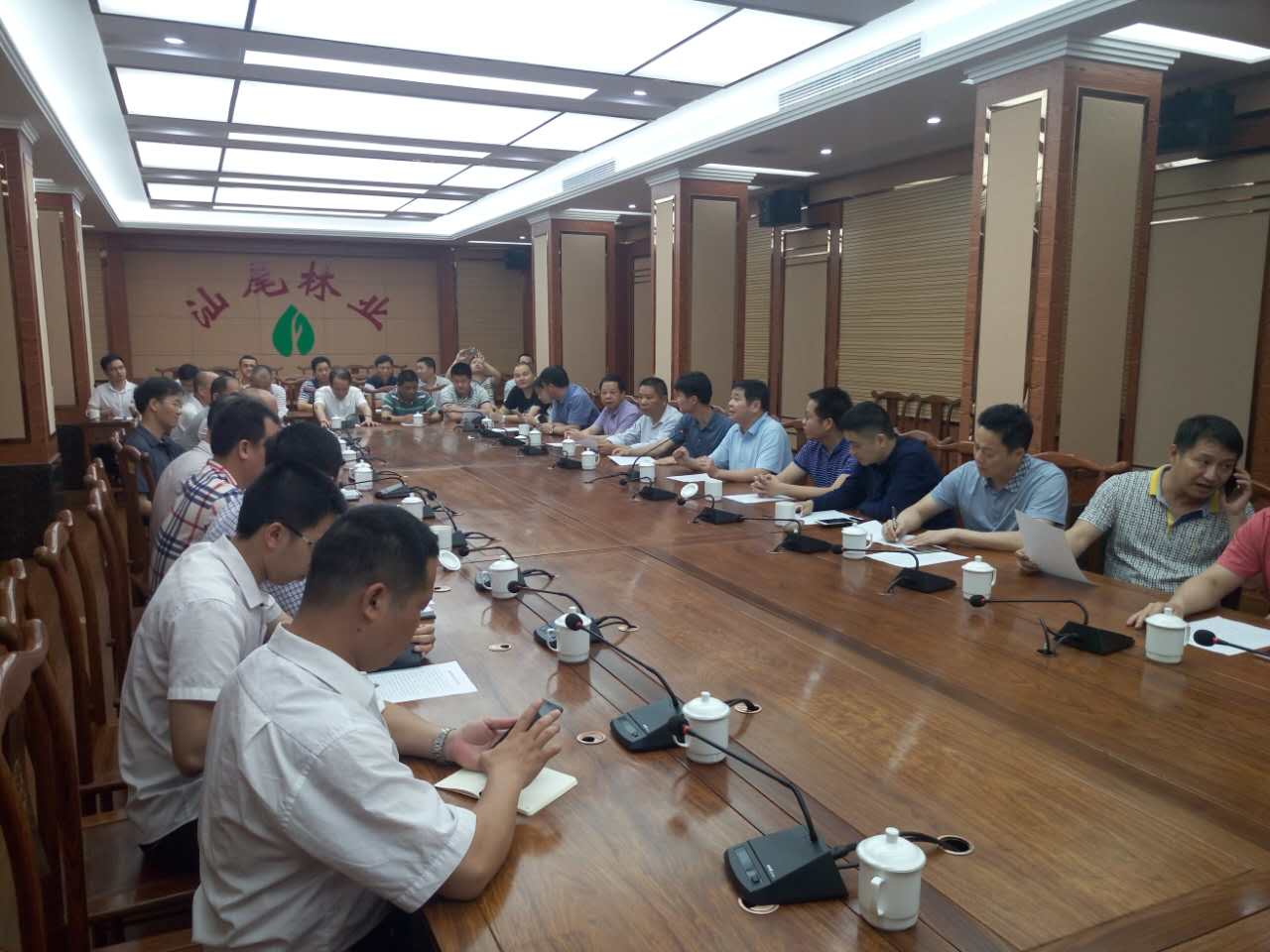 ��Դ����ҵ�ֵ��Ҿֲι۽���ѧϰ